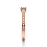 Pierścionek z różowego złota z diamentami